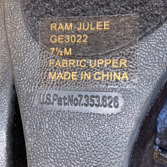 NWOT Rampage Julee Desert Wedge Booties Black/Silver - Picture 8 of 9